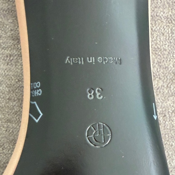 The Row Elegant Tan Slide Sandals size 8 - Picture 6 of 9